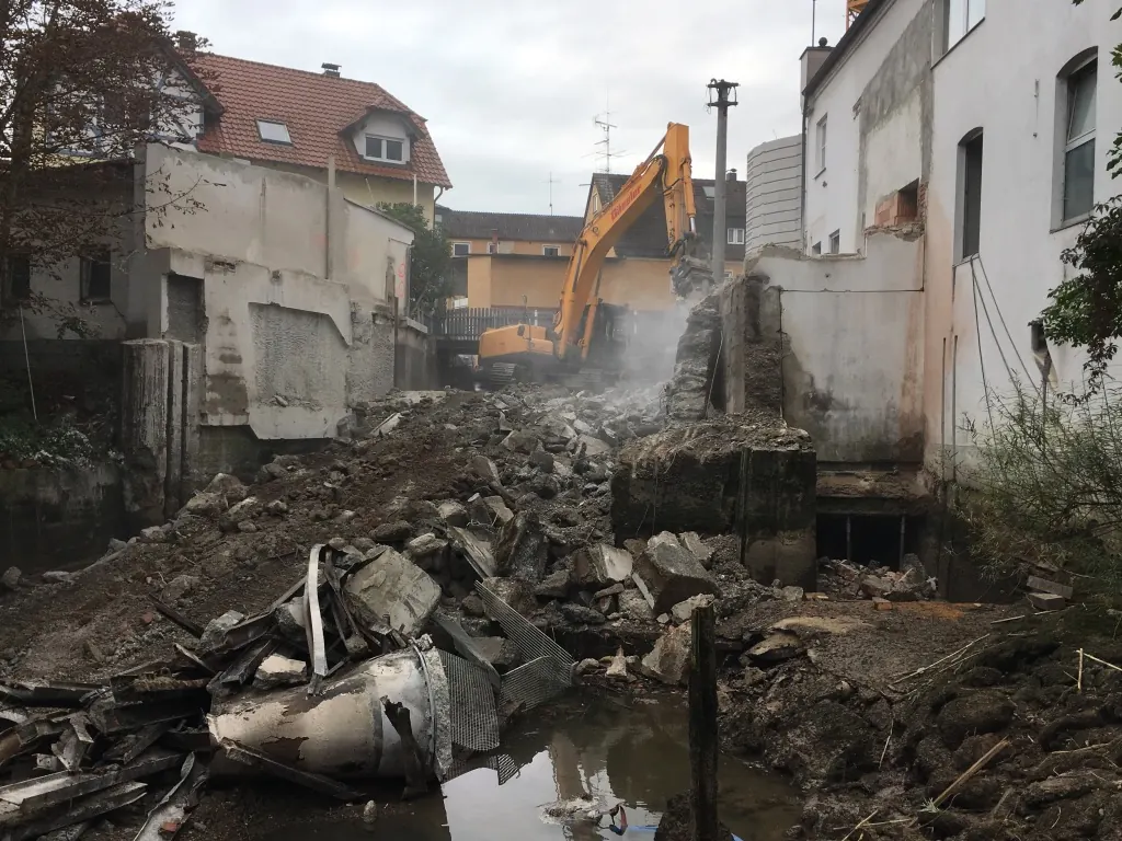 Abbruch der alten Anlage in Burgau