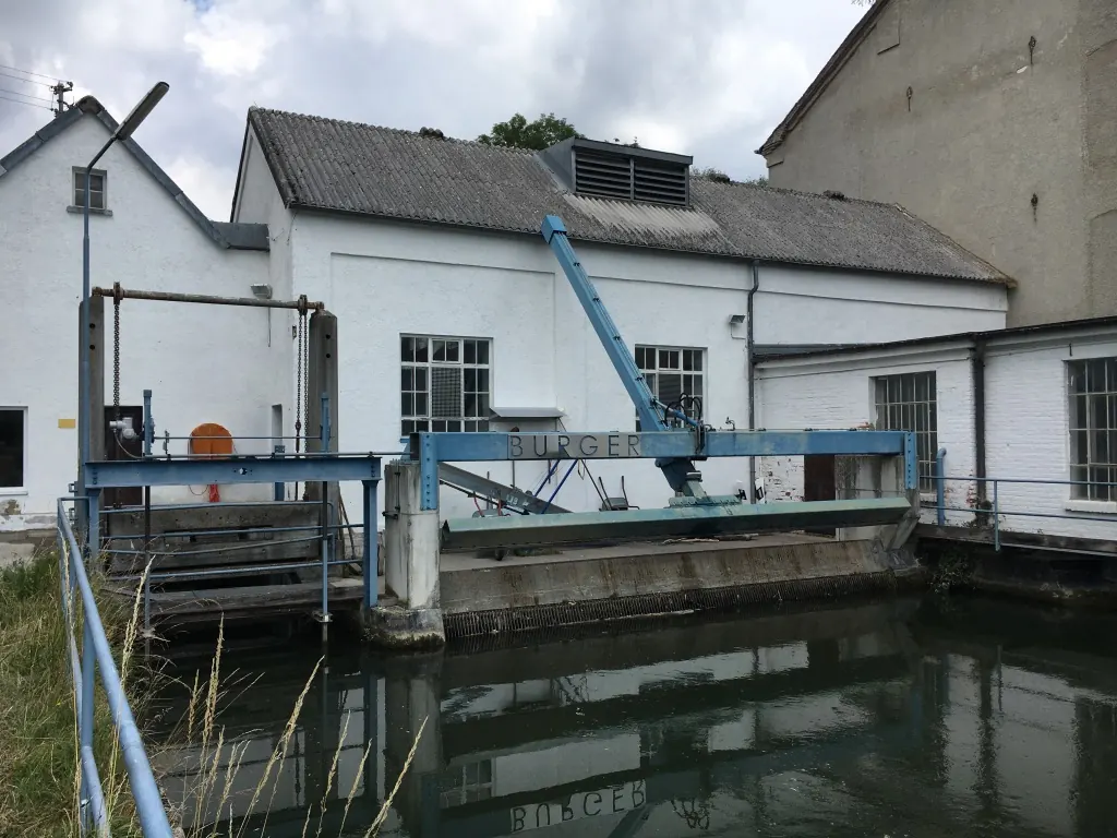 Die alte Herrenmühle vor dem Abbruch